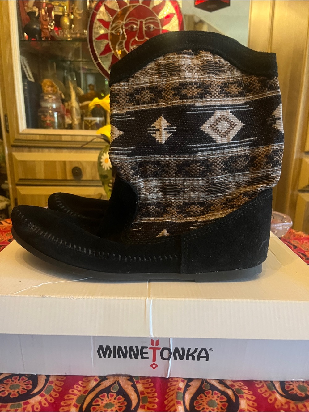 Minnetonka Black Suede Aztec-Patterned Moccasin Boots Size 10